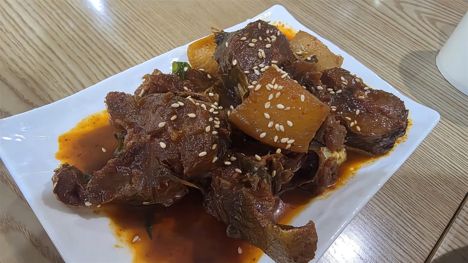 무와 함께 조린 코다리찜